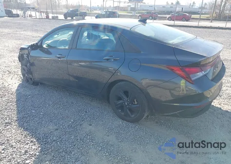 2023 Hyundai Elantra Sel z USA, uszkodzony, nr VIN 5NPLM4AG8PH112367